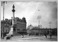 Lw&oacute;w, plac Mariacki, kolumna Adama Mickiewicza