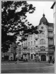 Lw&oacute;w, dom dr Segala, ulica Akademicka r&oacute;g Chorążczyzny