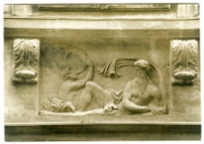 Lw&oacute;w, kamienica przy ulicy Czackiego 4, dekoracja rzeźbiarska fasady