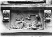 Lw&oacute;w, kamienica przy ulicy Czackiego 4, dekoracja rzeźbiarska fasady