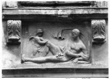 Lw&oacute;w, kamienica przy ulicy Czackiego 4, dekoracja rzeźbiarska fasady