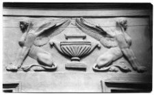 Lw&oacute;w, kamienica przy ulicy Krakowska 34, dekoracja fasady, sfinksy