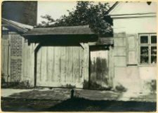 Lw&oacute;w, drewniana brama, ulica Łyczakowska