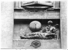 Lw&oacute;w, kamienica Czterech P&oacute;r Roku przy ulicy Ormiańskiej 23, dekoracja rzeźbiarska fryzu autorstwa Feliksa Krasuckiego, Chronos