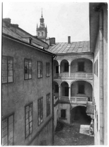 Lw&oacute;w, kamienica kr&oacute;lewska, dziedziniec