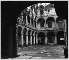 Lw&oacute;w, kamienica kr&oacute;lewska, dziedziniec