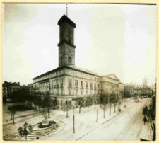 Lw&oacute;w, Rynek, ratusz