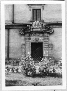 Lw&oacute;w, arsenał kr&oacute;lewski, portal