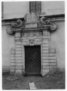 Lw&oacute;w, arsenał kr&oacute;lewski, portal