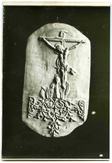 Lw&oacute;w,Maryia pod krzyżem, płaskorzeźba, ceramika
