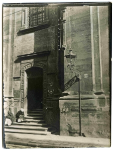 Lw&oacute;w, cerkiew Zaśnięcia Matki Bożej, kaplica Trzech Świętych, portal, wejście gł&oacute;wne