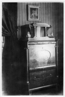 Bohdan&oacute;w, dw&oacute;r Ruszczyc&oacute;w, sekretarzyk (kantorek) Alwiny z Munch&oacute;w Ruszczycowej