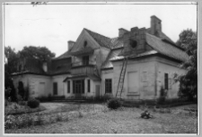 Bończa, dw&oacute;r, widok od ogrodu