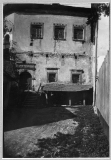 Brzeżany, zamek Sieniawskich, dom zamkowy od dziedzińca, fragment