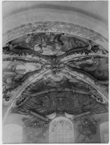 Brzeżany, zamek Sieniawskich, kości&oacute;ł zamkowy, sztukaterie i malowidła ścienne nad ch&oacute;rem