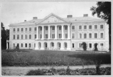 Bursztyn, pałac Skarbk&oacute;w i Jabłonowskich, widok od frontu