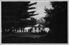 Bużany, stajnie pałacowe