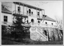 Chmielowa, dw&oacute;r, elewacja ogrodowa