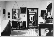 Chmielowa, dw&oacute;r, salon i amfilada pokoi