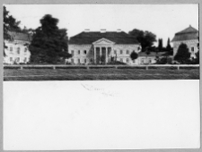 Chołoni&oacute;w, pałac od frontu