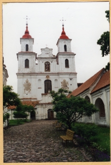 Cytowiany, kości&oacute;ł pobernardyński pw. Najświętszej Maryi Panny, fasada