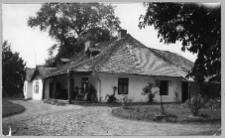 Czarnołoźce, dw&oacute;r od podjazdu