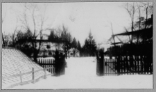 Czerniel&oacute;w Mazowiecki, dw&oacute;r od podjazdu