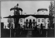 Czerwonogr&oacute;d, zamek od frontu