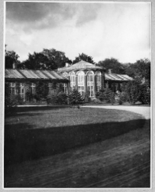 Czerwony Dw&oacute;r, zamek, oranżeria