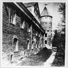 Czerwony Dw&oacute;r, zamek od strony wschodniej