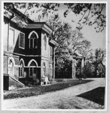 Czerwony Dw&oacute;r, zamek, oficyny