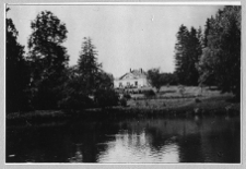 Cześniki, dw&oacute;r od ogrodu