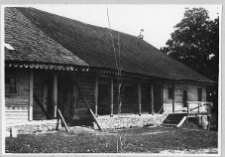 Czombr&oacute;w, dw&oacute;r Karpowicz&oacute;w, zabudowania gospodarcze