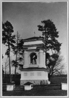 Czombr&oacute;w, kapliczka grobowa Karpowicz&oacute;w, widok og&oacute;lny