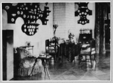 Dasz&oacute;w, pałac, fragment salonu z kolekcją porcelany