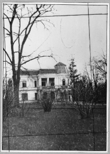 Derewnia, dw&oacute;r Starzyńskich, fragment elewacji bocznej