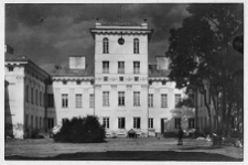 Dobośnia, pałac Bułhak&oacute;w, korpus gł&oacute;wny od strony dziedzińca