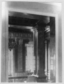 Dobośnia, pałac Bułhak&oacute;w, fragment hallu