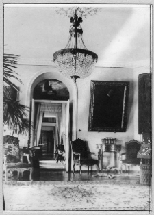 Dzwonicha, pałac Jaroszyńskich, fragment salonu z widokiem na amfiladę pokoi