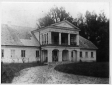 Gniezno, dw&oacute;r Tarasowicz&oacute;w, widok od podjazdu