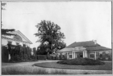 Grodowice, dw&oacute;r i oficyna od podjazdu