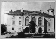 Grzymał&oacute;w, zamek od frontu