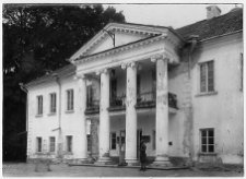 Gr&oacute;dek koło R&oacute;wnego, pałac od frontu