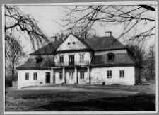 Hacz&oacute;w, dw&oacute;r od frontu