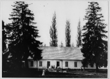 Hornostajewicze, dw&oacute;r, widok od ogrodu