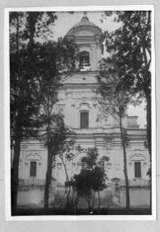 Łuck, sob&oacute;r Świętej Tr&oacute;jcy, dawny kości&oacute;ł Krzyża Świętego bernardyn&oacute;w, fasada