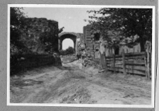 Miedzyrzecz Ostrogski, monastyr Tr&oacute;jcy Świętej, dawny klasztor franciszkan&oacute;w, Brama Zasławska,