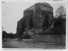 Ruiny zamku Ostrogskich i cerkiew Objawienia Pańskiego