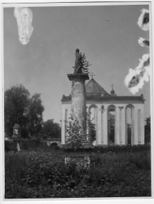 Ołyka, kolegiata Św. Tr&oacute;jcy, dzwonnica