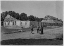 Podhorce, pałac, budynki gospodarcze